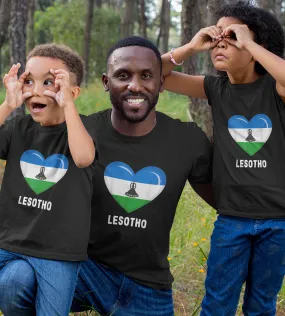 1sttheworld T-Shirt - Heart Lesotho Flag T-Shirt Black A35